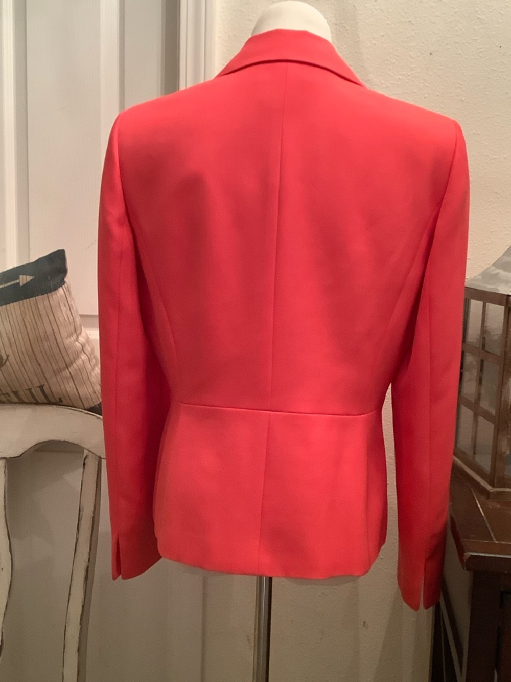 Le Suit Coral Blazer with Notched Lapel - Picture 2 of 7